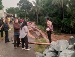Polsek Jasinga Bersama Instansi Terkait Cek Lokasi TKP Bencana Tanah Amblas Pasca Hujan