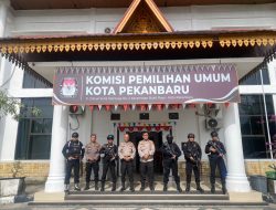 Satgas Tindak Subsatgas Aksi Khusus OMP LK-2024 Patroli Kantor KPU Pekanbaru