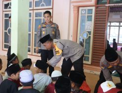 Jalin Silaturahmi Bersama Masyarakat, Polres Pelalawan Gelar Jumat Berkah di Masjid Nurul Amal dan dan Masjid Baitussalamah