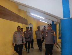 Pastikan Kondisi Gudang Logistik Pilkada 2024 Aman, Kapolres Pelalawan Cek dan Tekankan Petugas Jaga Tetap Waspada