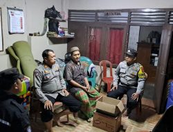 Polsek Sukaraja Bersama Instansi Terkait Cek Lokasi TKP Akibat Musibah Bencana Alam Tanah Longsor Di Desa Cimandala Kecamatan Sukaraja