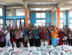 Salurkan CBP, Pj Bupati Brebes Ajak Warga Tetap Semangat