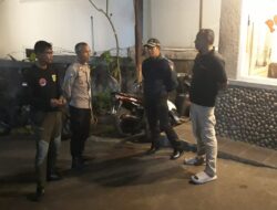 Bhabinkamtibmas Wilayah Polsek Cisarua Giat COOLING Sistem, Cek Pos Siskampling Warga Binaan Beri Himbauan Kamtibmas dan Ajak Cipta Kondisi Di mana Pelaksanaan Pilkada Serentak Mantap Praja 2024 Masih Berlangsung