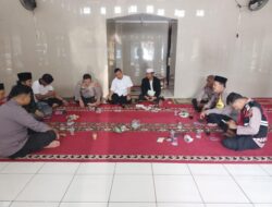 Personil Polsek Ciampea Bersama Tokoh Agama Binaan Giat Cooling Sistem Menghadiri Pengajian Rutin