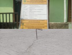 Belum Dilalui Kendaraan, Proyek Jalan Ciapus – Sukamantri Licin dan Berdebu