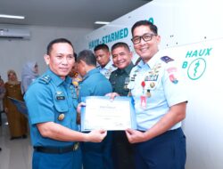 Danlanud Sultan Hasanuddin Menerima Penganugerahan Brevet Kehormatan Kesehatan Penyelaman dan Hyperbarik