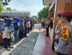 Kabagops Polres Dumai Hadiri Proses Sortir dan Pelipatan Logistik Pemilu 2024 di Gudang KPU