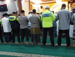 Satlantas Polres Kuansing Sholat Subuh Berjamaah Dalam Rangka Cooling System Pilkada Damai 2024