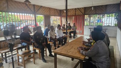 Dengar Keluhan Warga, Polsek Bukit Raya Gelar Jum’at Curhat di Kelurahan Simpang Tiga