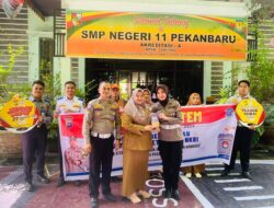 Cooling System Pilkada Damai, Satlantas Polresta Pekanbaru Kunjungi SMPN 11
