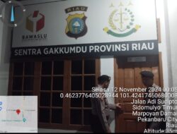 Subsatgas PAM Melakukan Pengamanan Melekat Pada 2 Kantor Penyelenggara Pilkada
