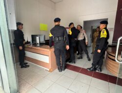 Subsatgas SAR Brimob Polda Riau Rutin Patroli Ke Kantor Bawaslu Pekanbaru