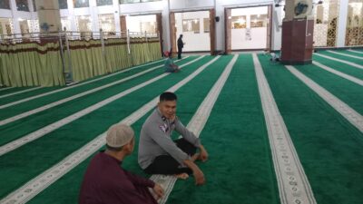 Dalam Rangka Cooling System Pilkada Damai 2024, Satlantas Polres Kuansing Sholat Subuh Berjamaah di Masjid Agung Kuantan Singingi