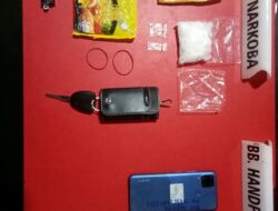Asyik Duduk di Pondok, Polisi Tangkap Pelaku Narkoba di Jalan Lintas Dusun Rantau Berangin 