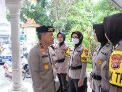 Datangi Kantor Camat, Wakapolda Riau Pastikan Rekapitulasi di PPK Berjalan Kondusif