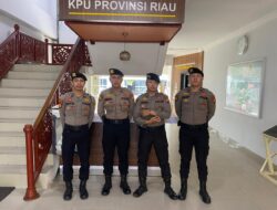 Personil Subsatgas PAM Lakukan Pengamanan 24 Jam Kepada Kantor Penyelenggara Pilkada