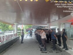 Subsatgas PAM Melaksanakan Pengamanan Kantor KPU Riau Selama 24 Jam