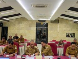 Pj Bupati Aceh Singkil Drs. Azmi Raih Apresiasi atas Penurunan Angka Stunting dan Kenaikan IPM
