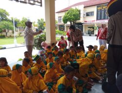 Sat – Binmas Polres Brebes Polda Jawa Tengah dalam giat Polisi Sahabat Anak – Anak