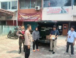 Polsek Kemayoran melakukan Pengamanan Pendistribusian Logistik Pilgub – Wagub DKI Jakarta Tahun 2024