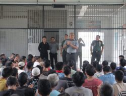 Sinergitas TNI dan Lapas Kelas I Tangerang Jamin Keamanan, Kepala KPLP Bersama Danramil Kontrol Langsung Blok Hunian