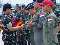 Panglima TNI Beri Penghargaan Kepada 24 Personel TNI Satgas Penanggulangan Bencana Alam Di Filipina