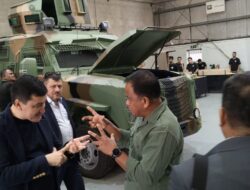 Irjen TNI Tinjau Produksi HMLTV Untuk Satgas UNIFIL di UEA