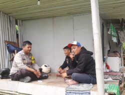 Dialogis dan Patroli, Upaya Bhabinkamtibmas Ciptakan Keamanan di Wilayah Cidokom