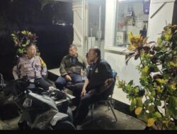 Bhabinkamtibmas  Polsek CSR Polres Bogor Cek Pos Kamling Sampaikan Pesan Kamtibmas