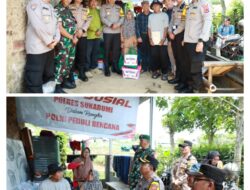 Salurkan Bantuan Sosial kepada Warga Terdampak Bencana Longsor di Nagrak, Kapolres Sukabumi Imbau Masyarakat Agar Lebih Waspada