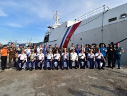 Bakamla RI Sambut Kapal PCG BRP Gabriela di Dermaga Bitung