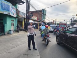 Anggota Polsek Ciampea Polres Bogor Giat Cooling Sistem Laksanakan Kegiatan Pengaturan Lalulintas Sebagai Pelayanan Publik Hindari Laka Lantas Dan Gangguan Kamtibmas Lainnya