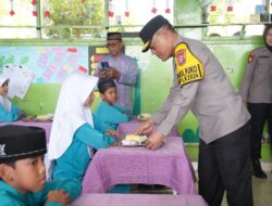 Lewat Makan Bergizi Gratis, Polda Riau Dukung Program Asta Cita Presiden untuk Anak-Anak Sekolah SDN 08 dan 09 Rumbai