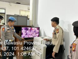Intensifkan Pengamanan, Personel Subsatgas PAM Selalu Siaga di Kantor Bawaslu Riau