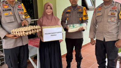 Beri Pekerjaan, Kapolres Dumai Juga Santuni 2 Anak Yatim di Kelurahan Bukit Kapur