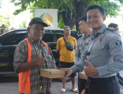 Syukuran Kenaikan Pangkat, 5 PNS Rutan Bangil Berbagi Kebahagiaan Dengan Masyarakat Sekitar