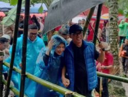 Kisah Romantis di Tengah Kick Off HKSN 2024: Momen Mesra Yandri dan Ratu Zakiah
