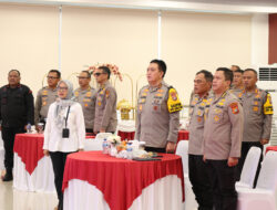 Kapolda Riau Pimpin Kegiatan Penandatanganan Fakta Integritas, Penyerahan DIPA RKA-KL dan Serah Terima Aset Dari Ka Kanwil DJPB Serta Penganugerahan Penghargaan Kepada Personel Yang Berprestasi