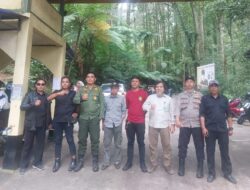 Personil PAM Ops Lilin Lodaya 2024 Polsek Cibungbulang Bersama Stakeholder Pastikan Keamanan Wisatawan di Gunung Salak Endah