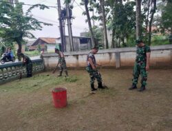 Koramil 11 Pebayuran Bersihkan Lingkungan Pangkalan Untuk Antisipasi Musim Hujan