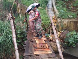 Babinsa Kelurahan Muarasari Koramil 06-02 Kodim 0606 Peduli Keselamatan Warga