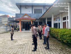 Personel Subsatgas PAM, Siaga Siang Malam di Kantor KPU dan Bawaslu Riau