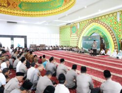 Serahkan Bantuan Umroh, Polda Riau Gelar Kegiatan Tasyakuran dan Doa Bersama Awal Tahun 2025