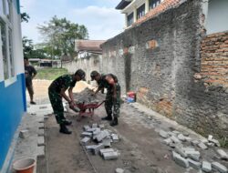 Gotong Royong Koramil 11 Pebayuran dan Warga Tingkatkan Akses Pelayanan Gizi di Bekasi