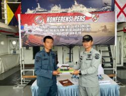 Bakamla RI Serah Terima ABK MT Silver Sincere Dengan KSOP Tanjung Uban