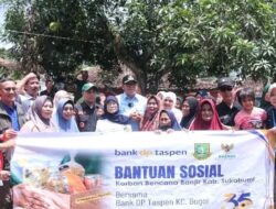 Wabup Iyos Dampingi PJ. Walikota Sukabumi Serahkan Bantuan Korban Bencana Alam