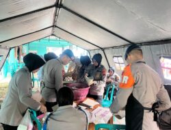 Brimob Bergerak Bantu Evakuasi Korban Banjir dan Longsor di Jateng