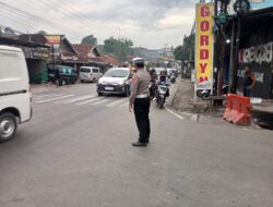 Polsek Ciampea Polres Bogor Gelar Cooling System, Pastikan Keamanan dan Kelancaran Lalu Lintas Pagi Hari