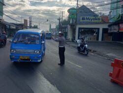 Anggota Polsek Ciampea Polres Bogor Giat Cooling Sistem Laksanakan Pengaturan Lalulintas Cipta Kondisi Hindari Gangguan Kamtibmas