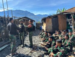 Tekankan ROE dan Aturan Hukum, Pakum Satgas Yonif 715/Mtl Laksanakan Luhkum ke Seluruh Pos Satgas
